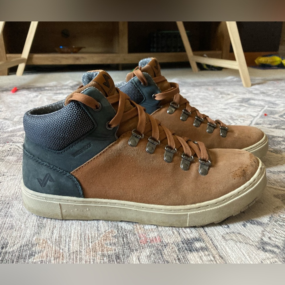 Forsake lucid mid boot size 9